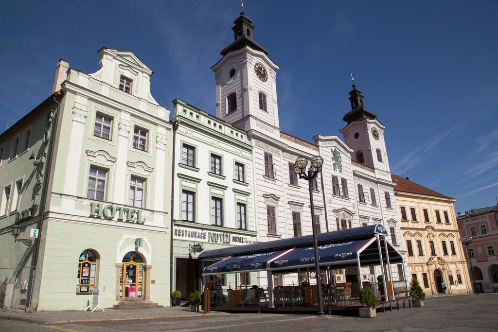 Hotel Vacek Pod Vezi Hradec Králové Esterno foto